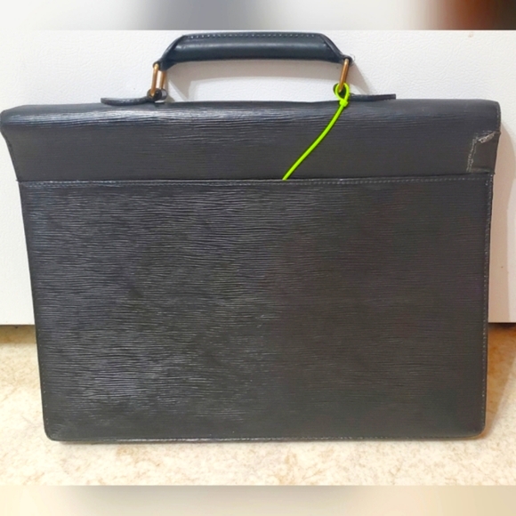 LV EPI BRIEFCASE (DAMAGE REPAIRED W/ DUCT TAPE, CORNER WEAR, TEAR ON SID… - Picture 14 of 16